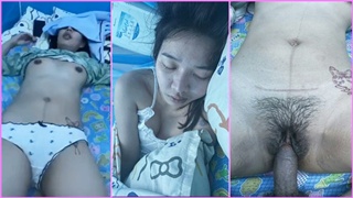 คลิปหลุด แอบย่องไปลักหลับน้องเมียหุ่นอย่างแจ่ม กำลังนอนหลับเลยจับแก้ผ้าถอดกางเกงใน หีสวยมากกลีบหีอูมๆเต็มหว่างขา